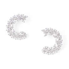 Charger l'image dans la galerie, Boucles d'oreilles en or gris demi cercle pavé de diamant