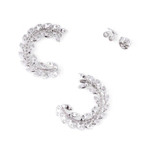 Charger l'image dans la galerie, Boucles d'oreilles en or gris demi cercle pavé de diamant