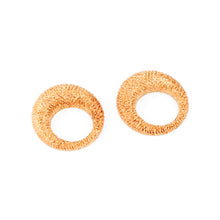 Charger l'image dans la galerie, Boucles d'oreilles de la maison Van Cleef & Arpel en or jaune et diamants