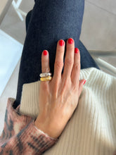 Charger l'image dans la galerie, Bague jonc de la maison Chaumet en or gris modèle anneau