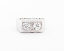 Charger l'image dans la galerie, Bague chevaliere en platine ornée de 2 diamants