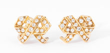 Charger l'image dans la galerie, Boucles d'oreilles signée de la maison Dior en or jaune et diamant
