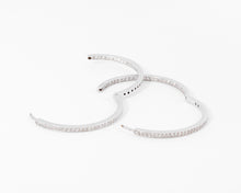 Charger l'image dans la galerie, Créoles sur or gris entièrement pavées de diamants