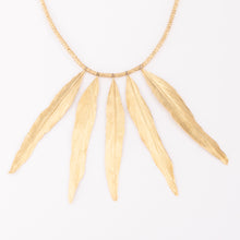 Charger l'image dans la galerie, Collier en or H.Stern formant des plumes en or