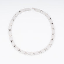 Charger l'image dans la galerie, Collier or gris et diamants de la Maison Chaumet