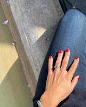 Charger l'image dans la galerie, Bague or gris et diamant de la maison Cartier modèle Nouvelle Vague