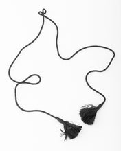 Charger l'image dans la galerie, Pendentif en or jaune formant un cœur de la maison Poiray