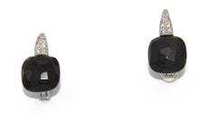 Charger l'image dans la galerie, Boucles d'oreilles de la maison Pomellato en onyx et diamant modèle Capri