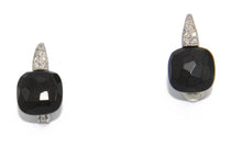 Charger l'image dans la galerie, Boucles d'oreilles de la maison Pomellato en onyx et diamant modèle Capri