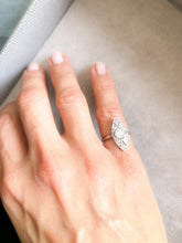 Charger l'image dans la galerie, Bague marquise en platine et diamant