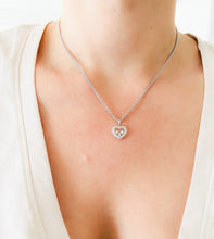 Charger l'image dans la galerie, Un pendentif or gris signé de la maison Chopard