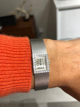 Charger l'image dans la galerie, Montre Tissot or gris et diamant datant des années 1960