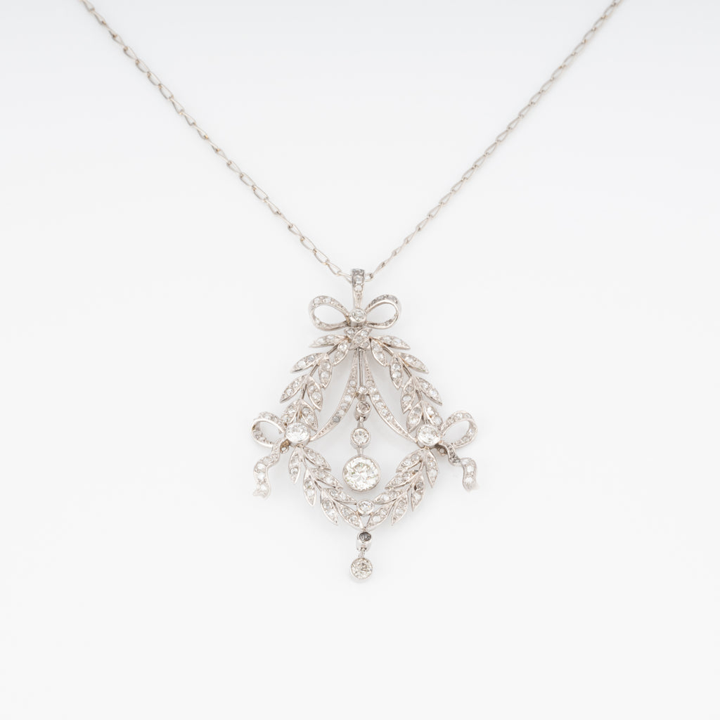 Pendentif corbeille en diamant et platine