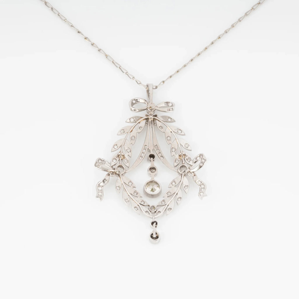 Pendentif corbeille en diamant et platine