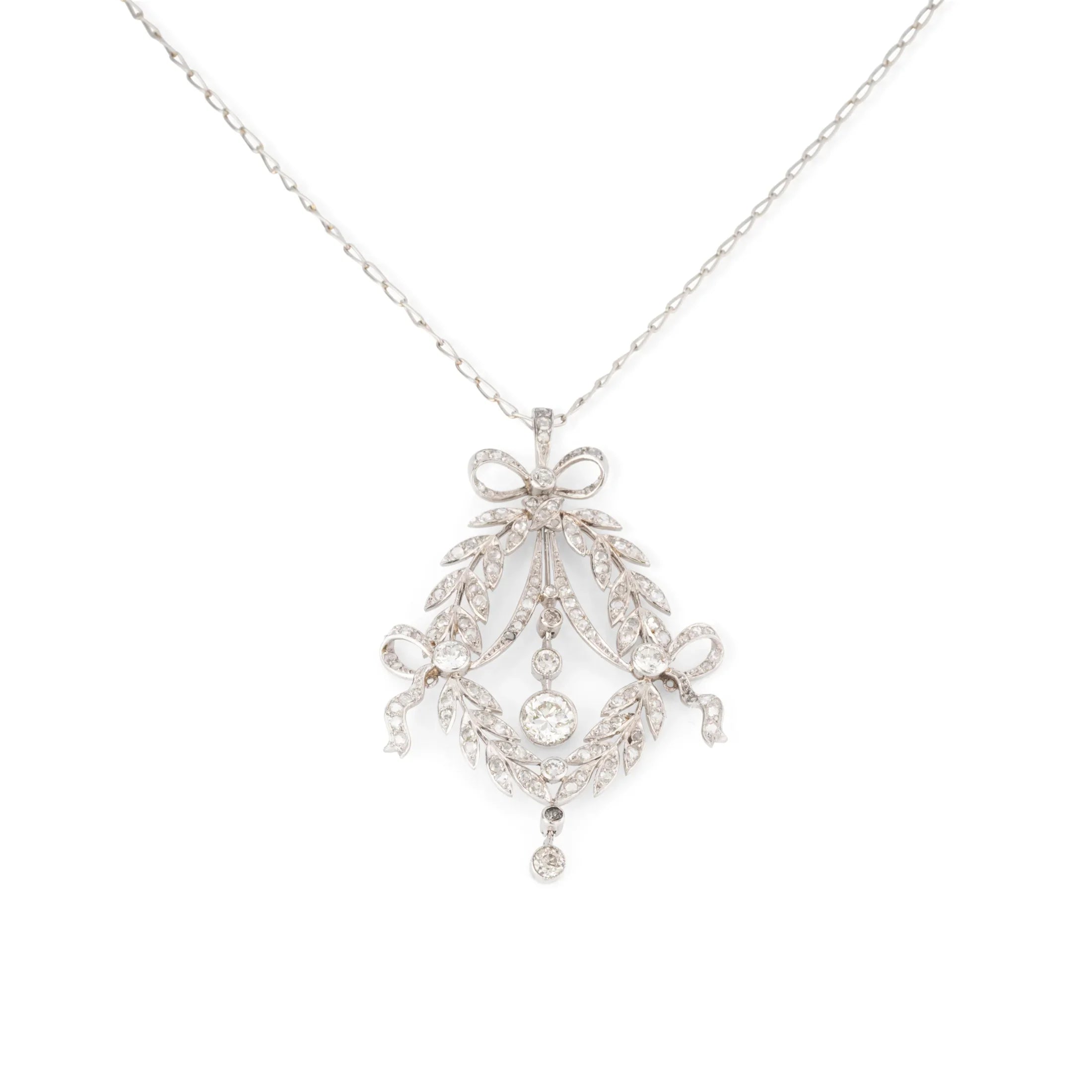 Pendentif corbeille en diamant et platine