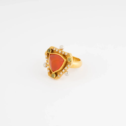 Yellow gold ring set with a fire opal