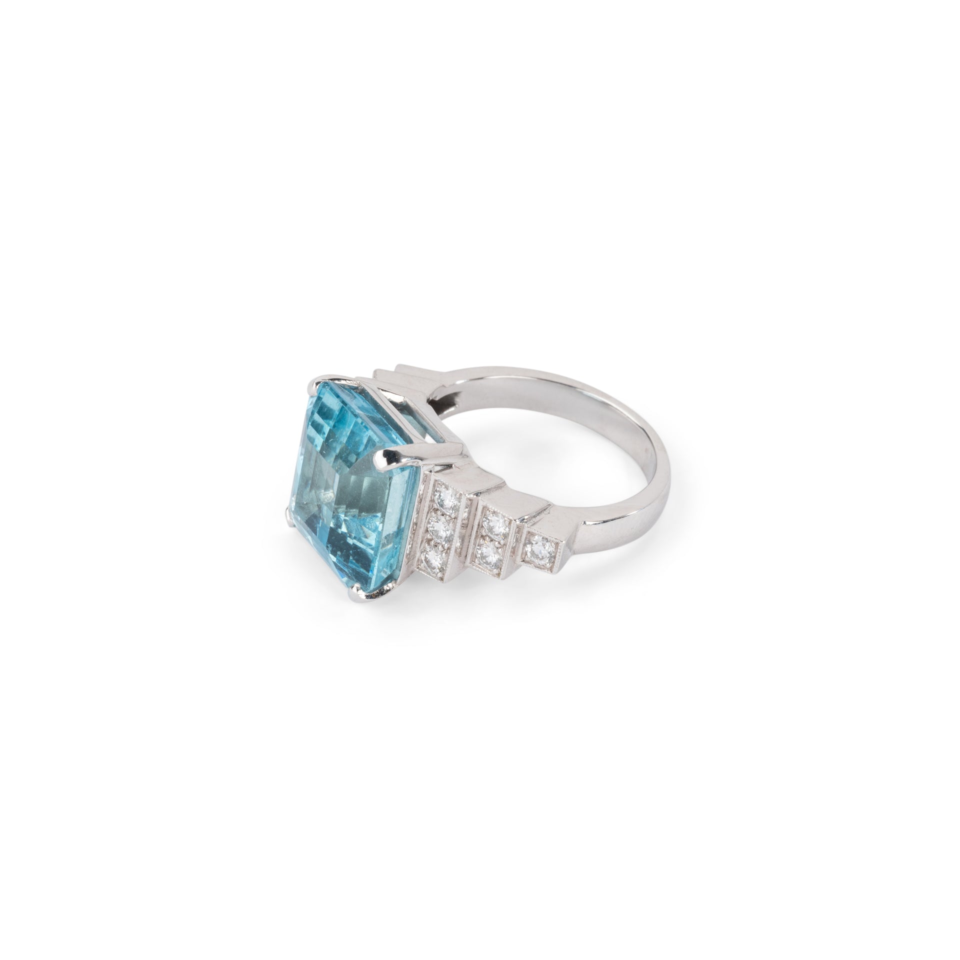White gold and aquamarine ring