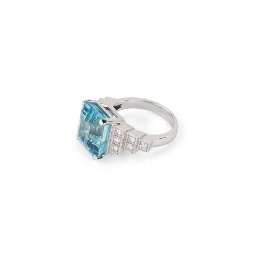 Bague en or gris et aigue-marine