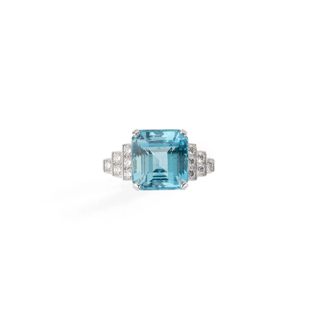 White gold and aquamarine ring