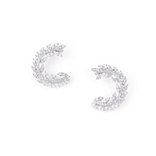 Charger l&#39;image dans la galerie, Boucles d&#39;oreilles en or gris  demi cercle pavé de diamant
