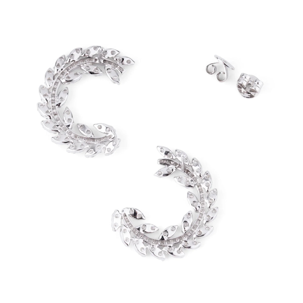 Boucles d'oreilles en or gris  demi cercle pavé de diamant