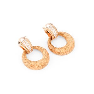 Boucles d'oreilles  de la maison Van Cleef & Arpel en or jaune et diamants