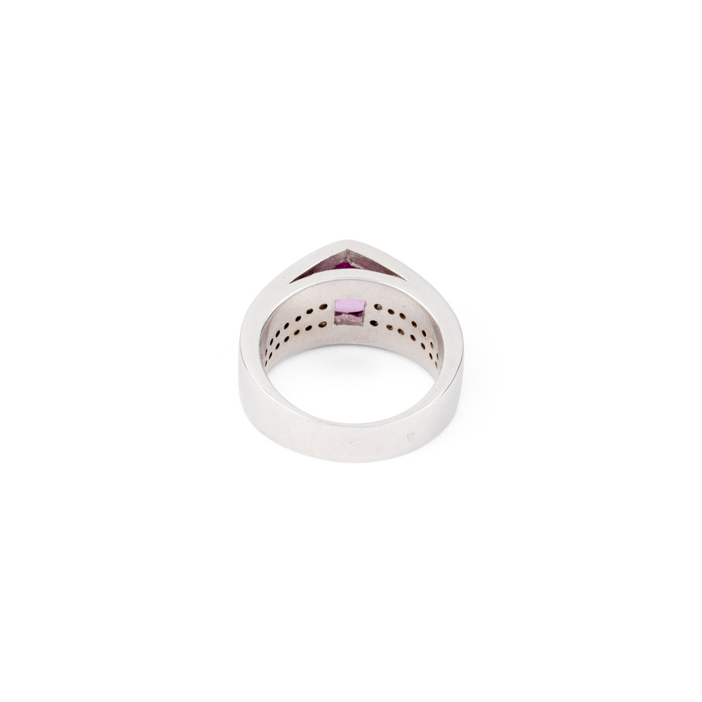 Grey gold ring with pink sapphire