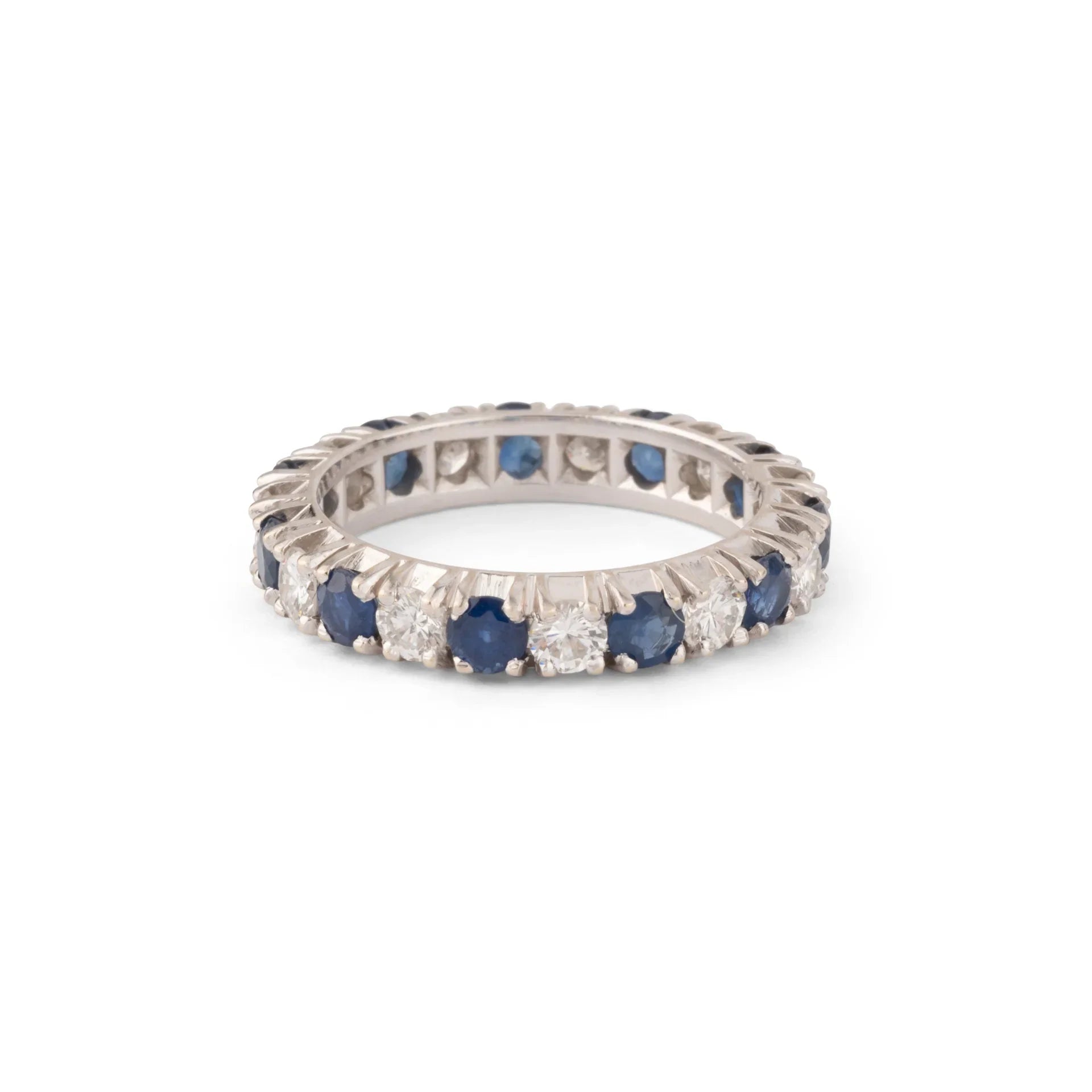 Alliance américaine en or gris,diamant et saphir .