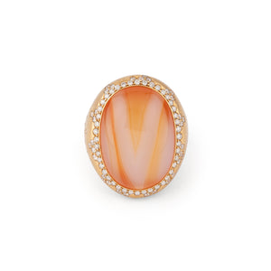 Bague en or jaune brossé ornée d'une agate et diamant