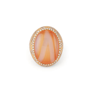 Bague en or jaune brossé ornée d'une agate et diamant