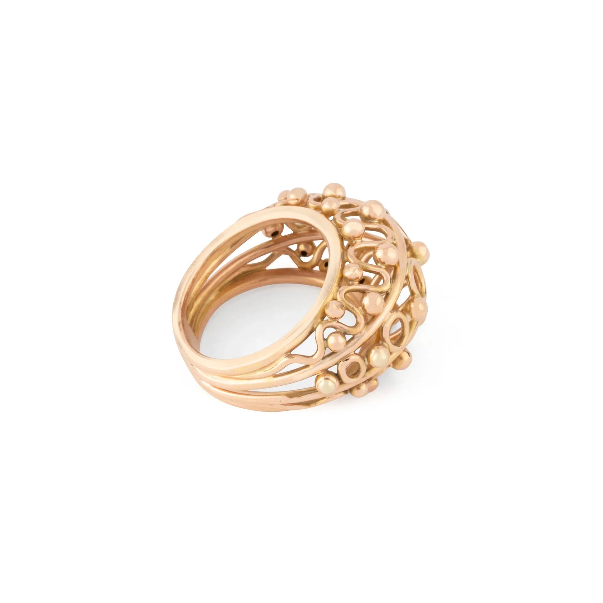 Bague boule or rose de la maison Boucheron