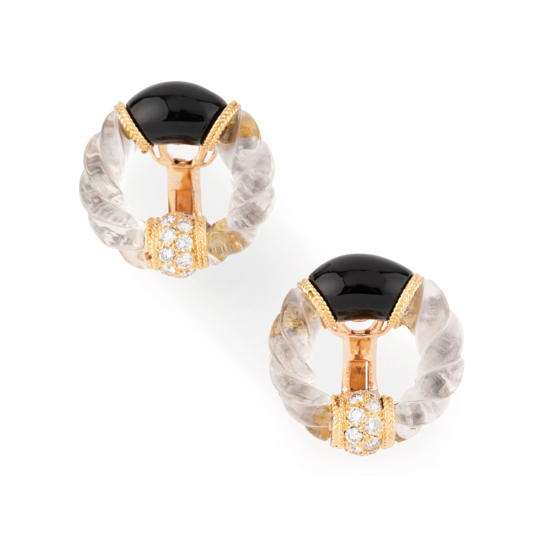 Boucle d'oreille en or jaune onyx,cristal de roche et diamant de la maison Boucheron