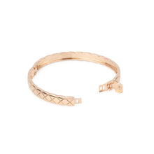 Charger l&#39;image dans la galerie, Bracelet en or rose de la maison Chanel, modèle Coco Crush
