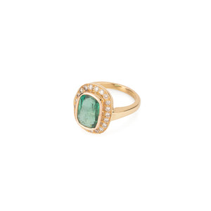 Bague en or jaune ornée d'une émeraude