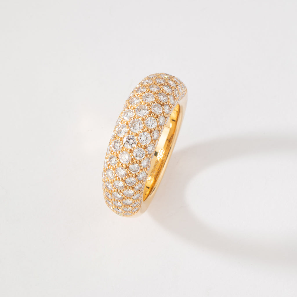 Bague jonc or jaune  en diamant de la maison Chaumet