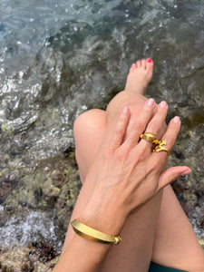 Bague martelé bombée du créateur Lalaounis