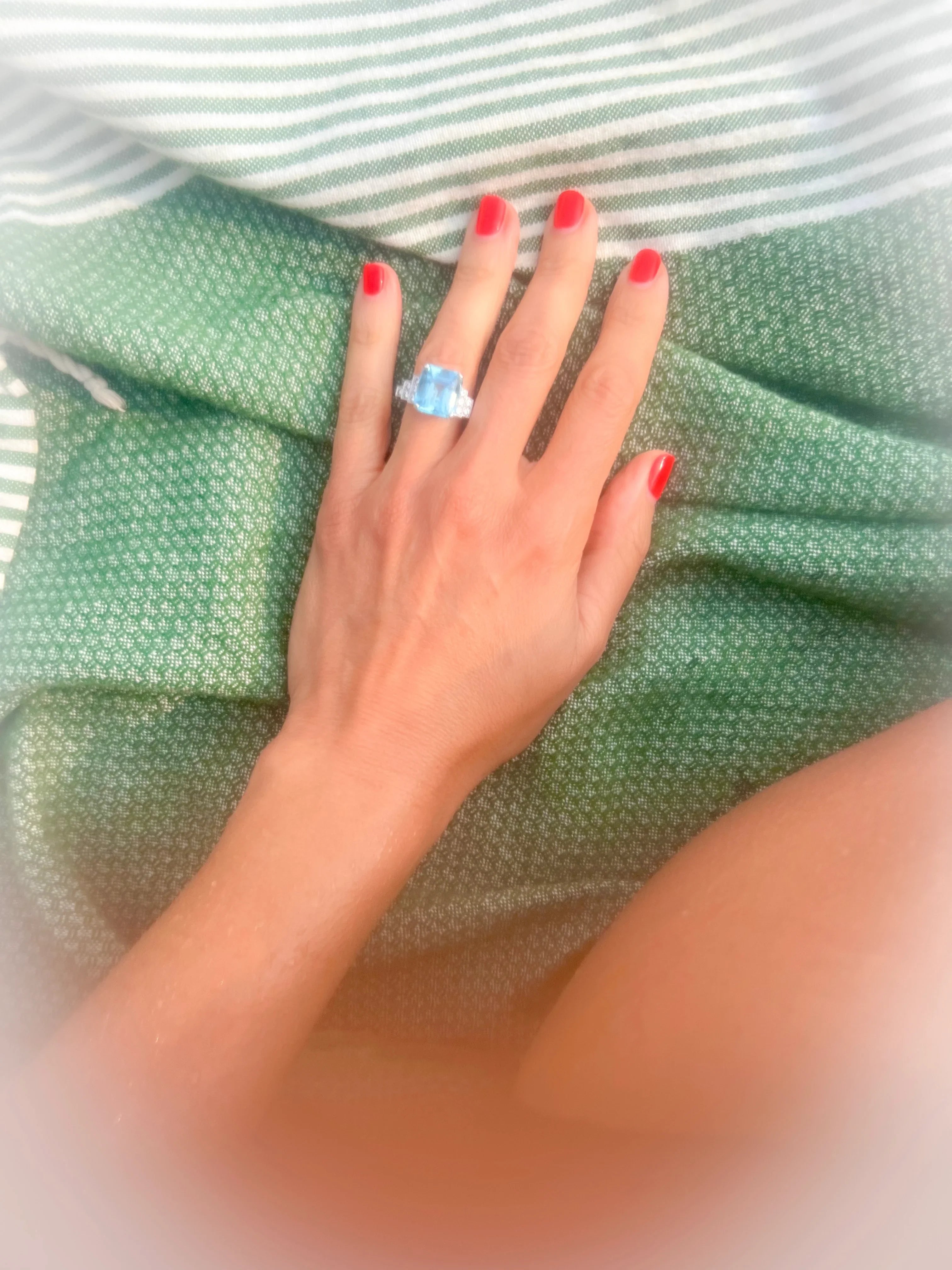 White gold and aquamarine ring