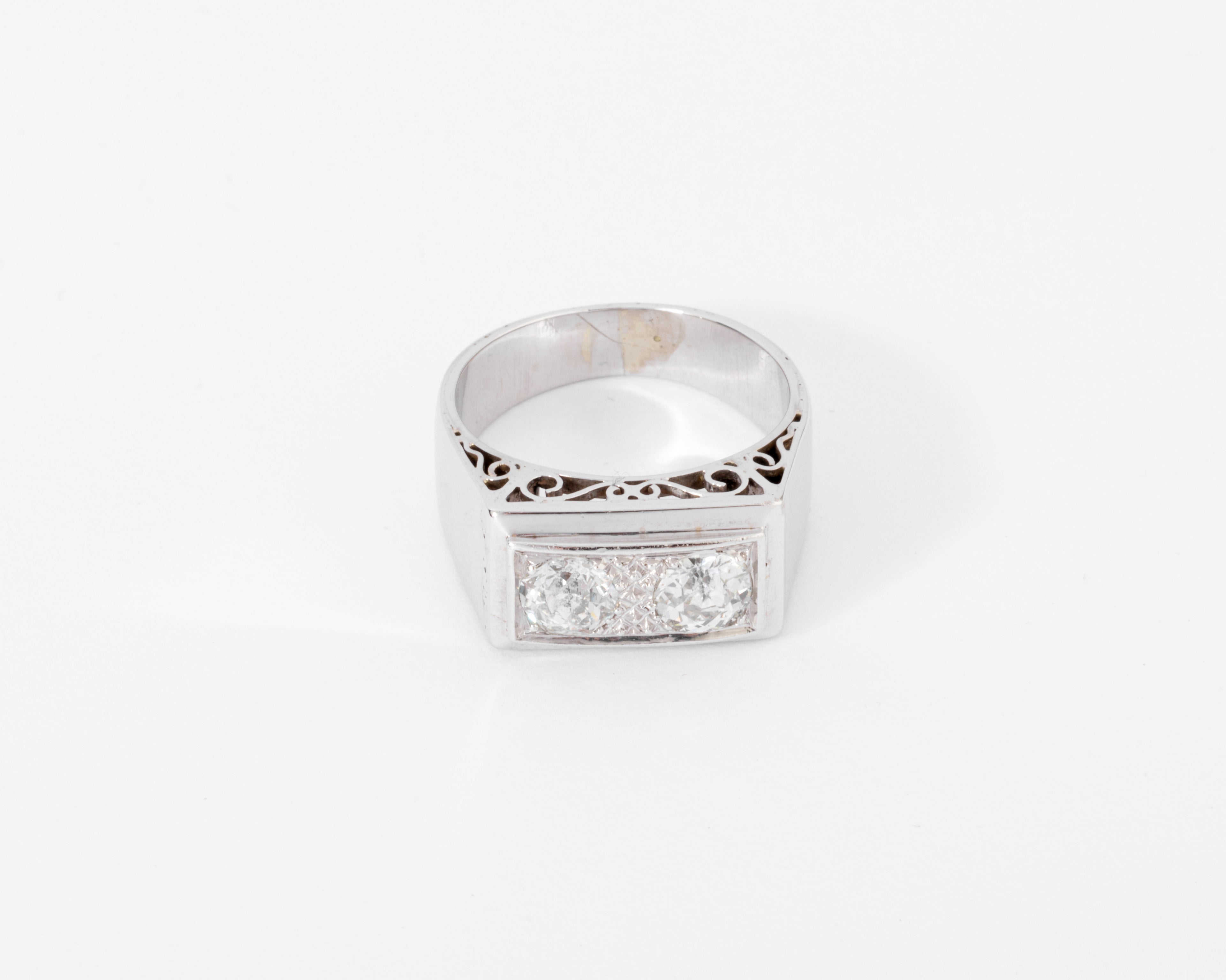 Platinum signet ring adorned with 2 diamonds