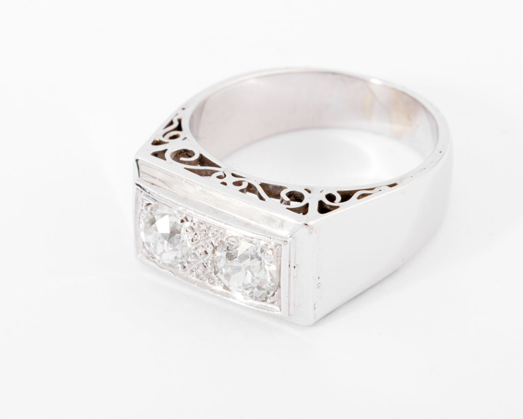 Platinum signet ring adorned with 2 diamonds