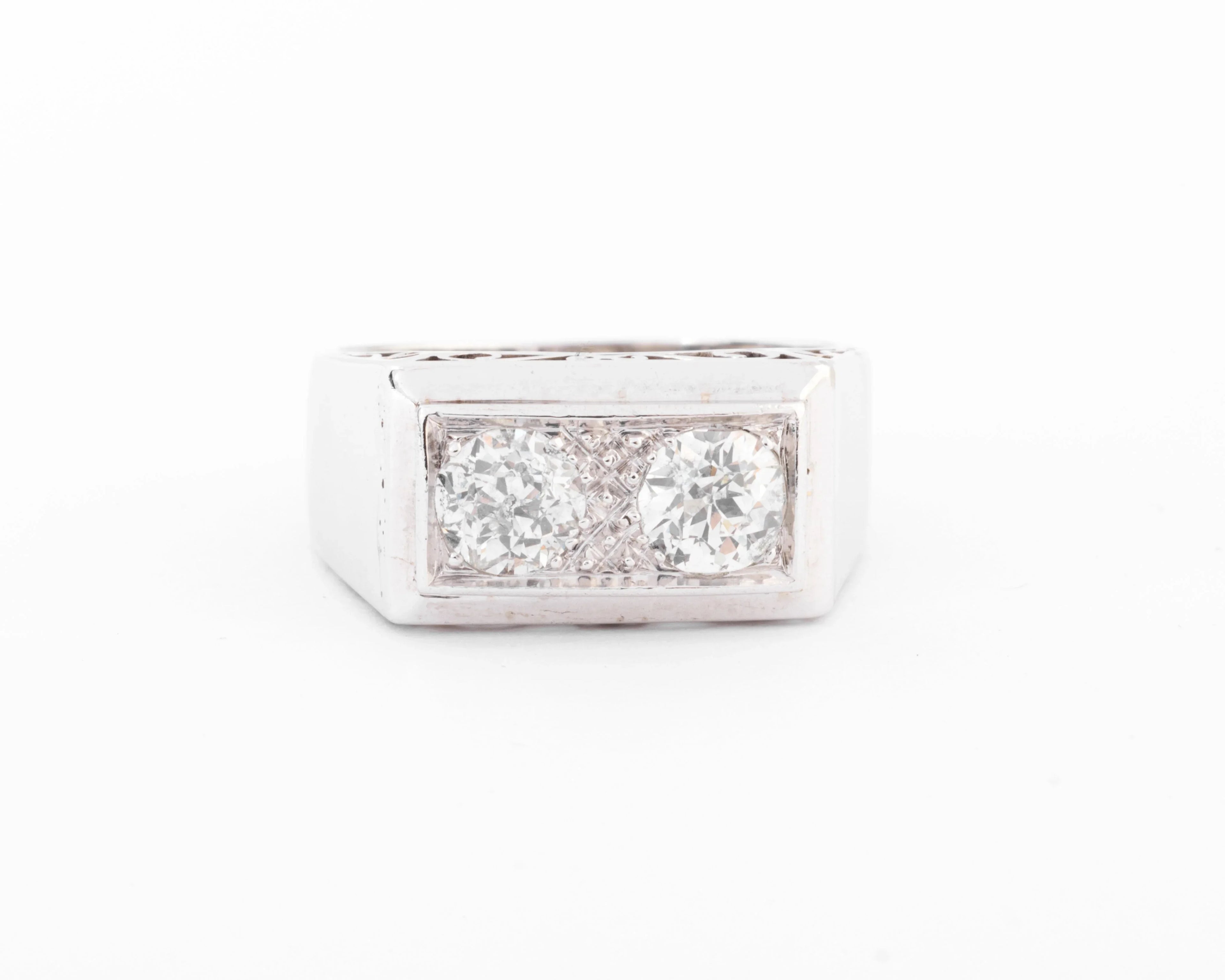 Platinum signet ring adorned with 2 diamonds