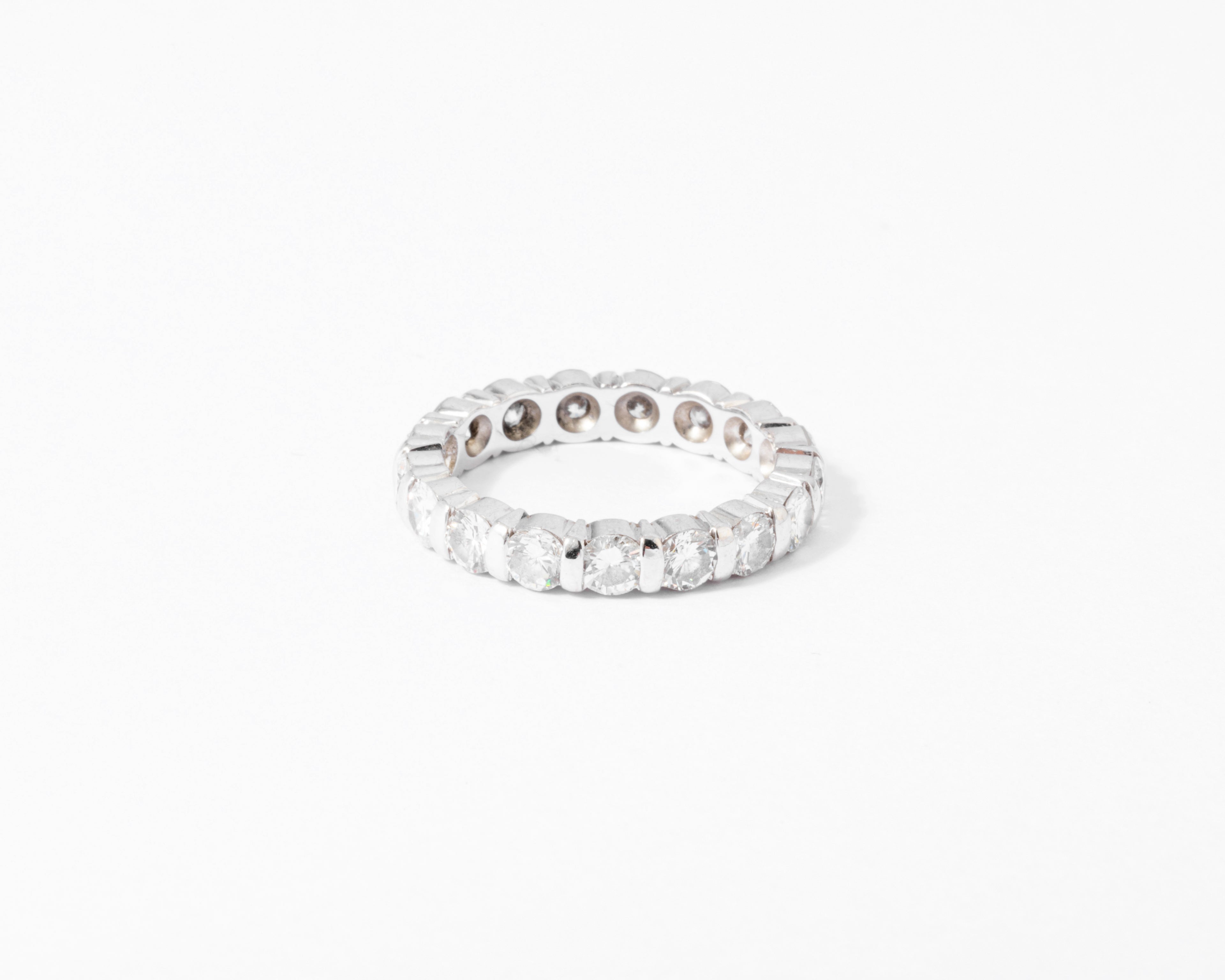American alliance in white gold and brilliant-cut diamond