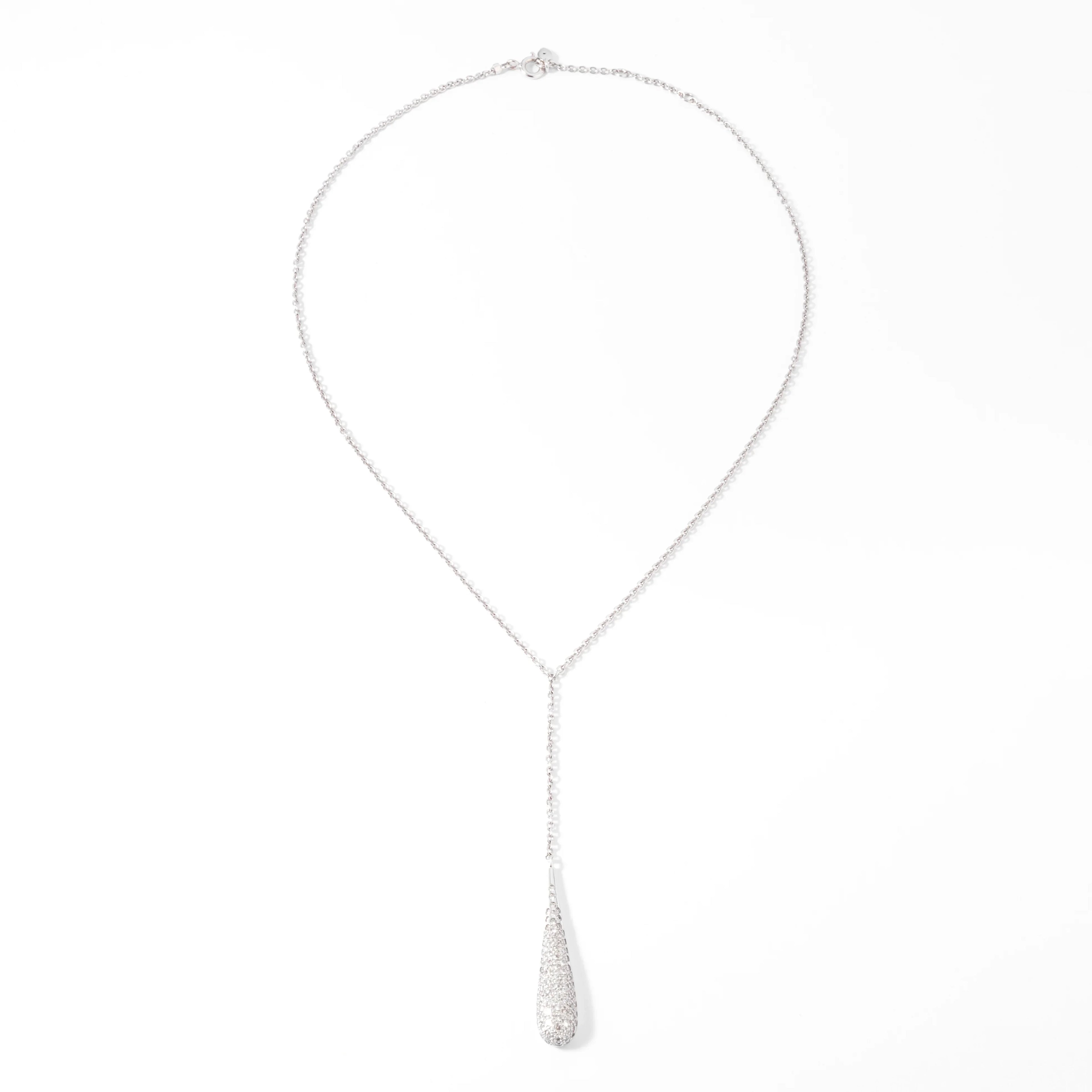 Grey gold necklace with pavé diamonds
