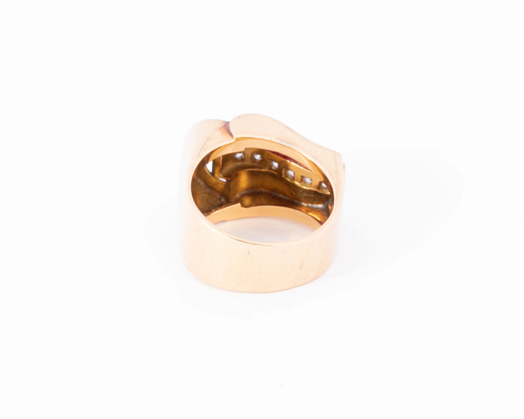 Rose gold tank ring with synthetic diamonds and rubies