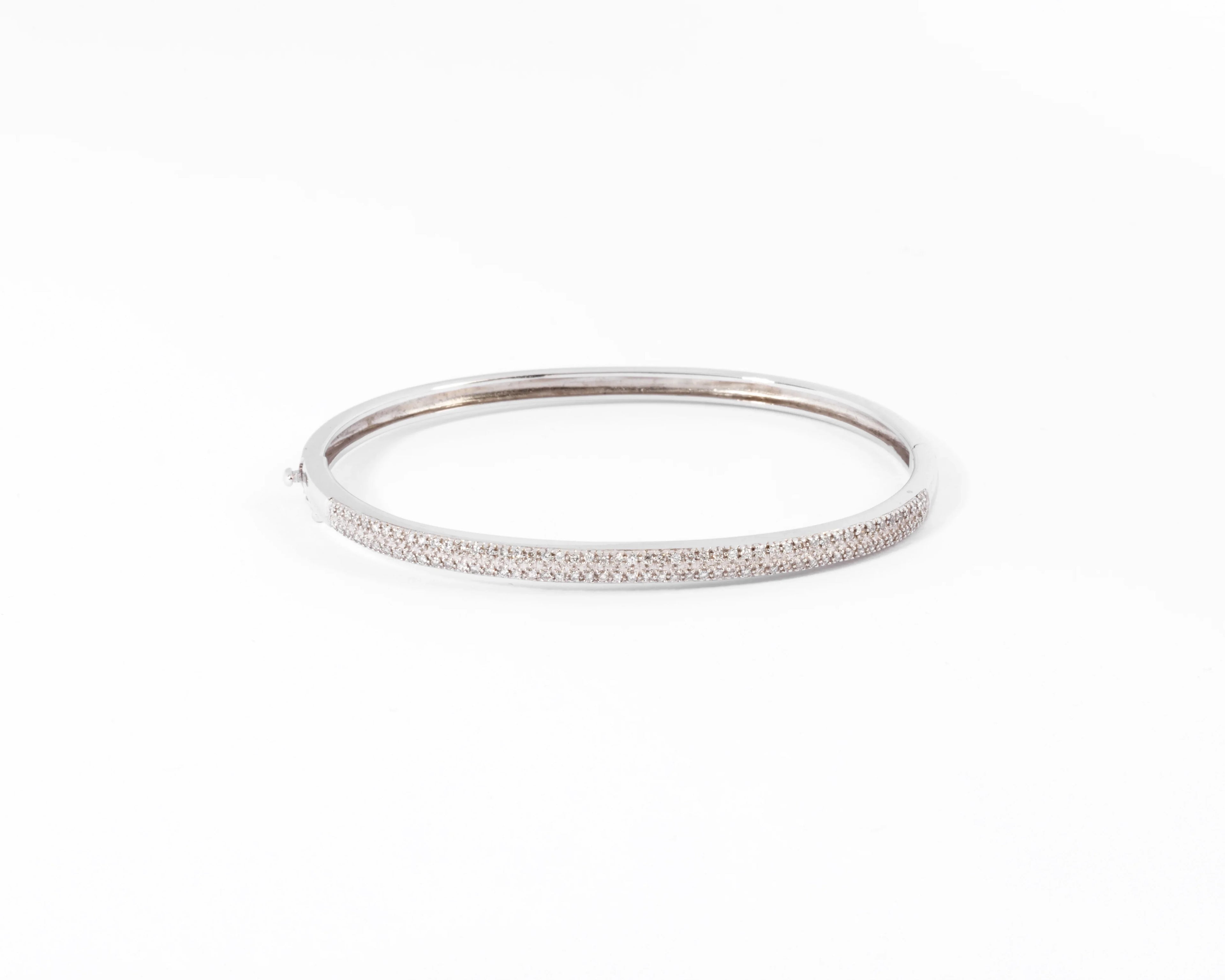 Bracelet  or gris rigide ouvrant en diamant