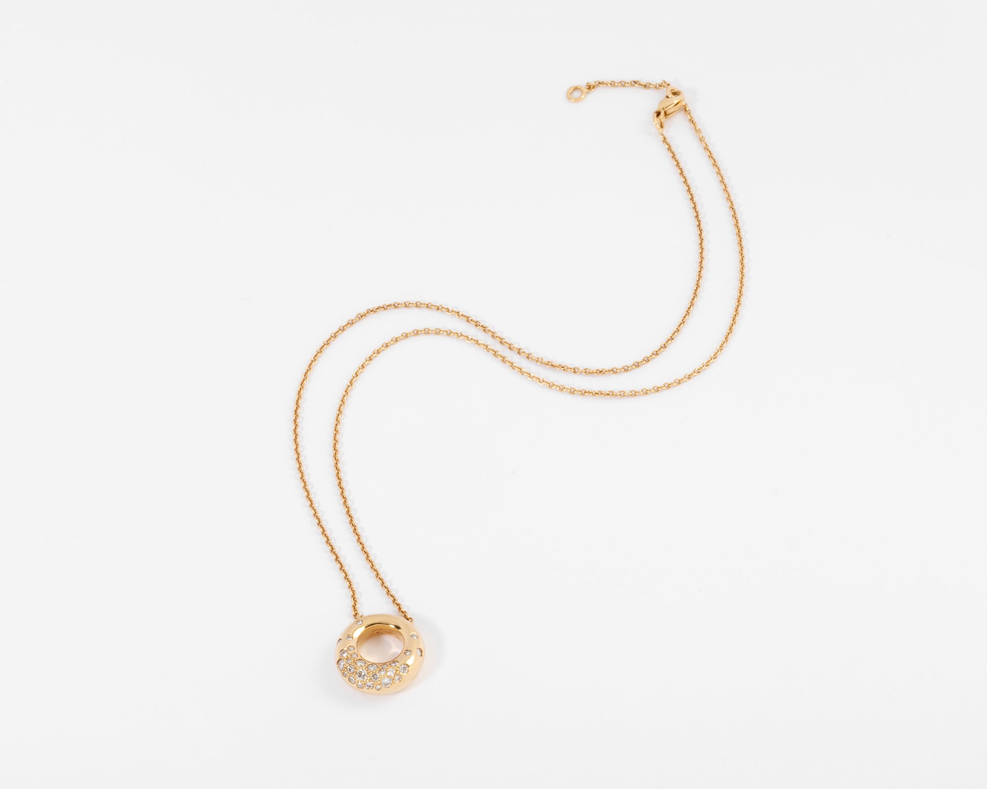 Collier signé de la maison Chaumet modèle anneau