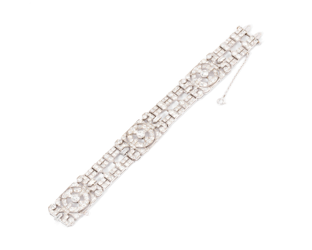Art Deco platinum bracelet entirely paved with diamonds