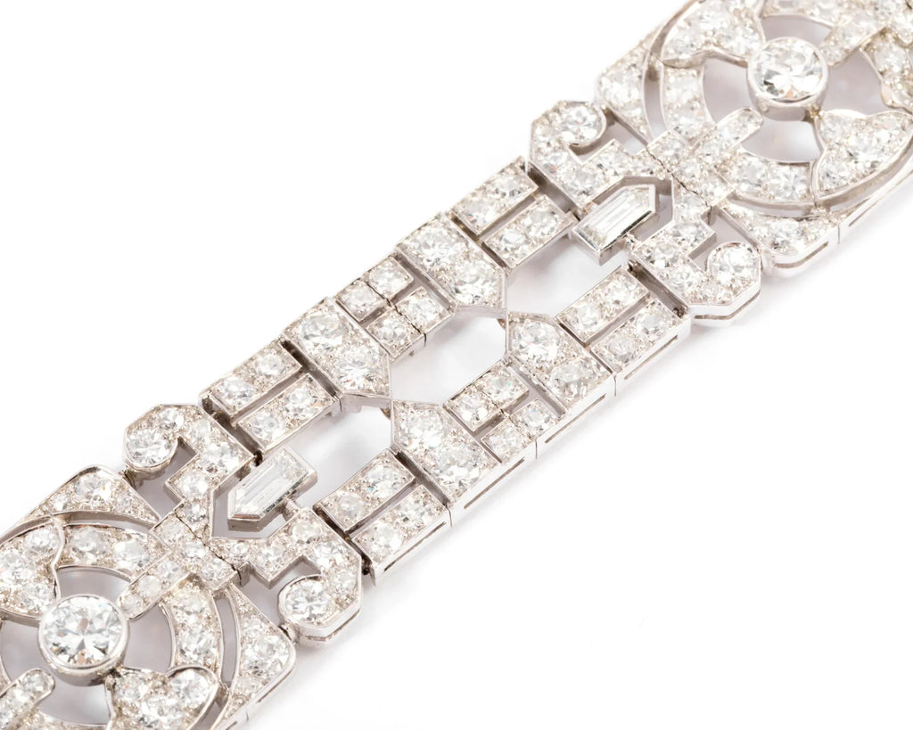 Art Deco platinum bracelet entirely paved with diamonds