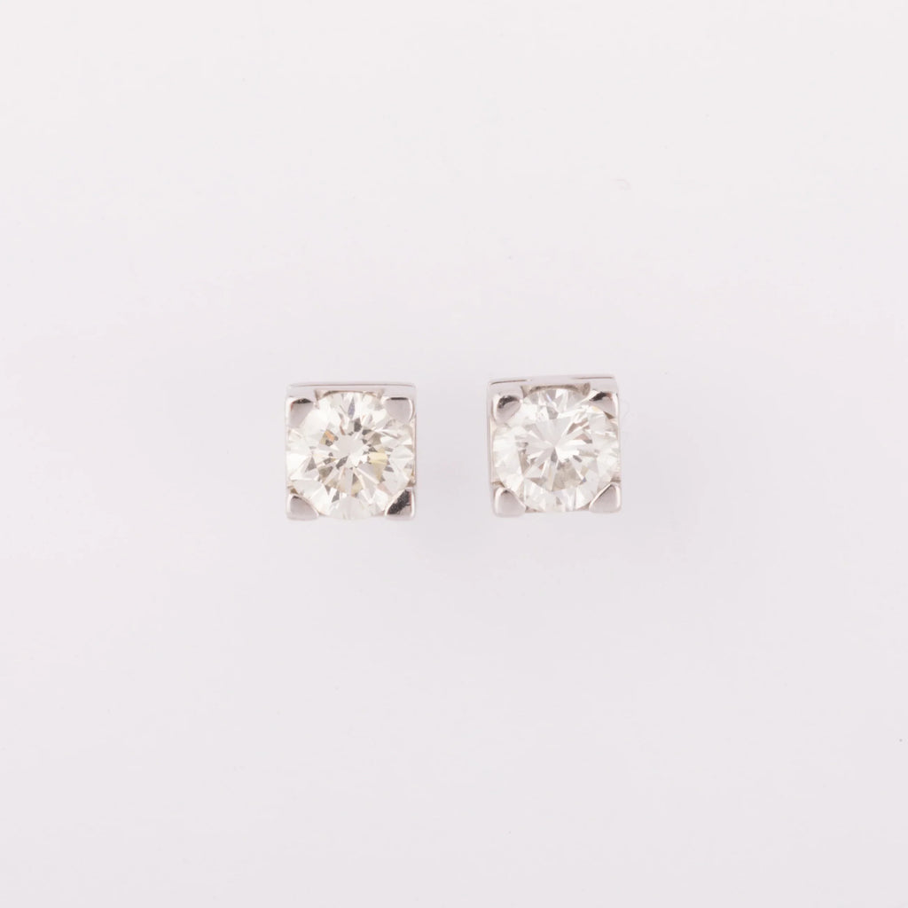 Paire de puce d'oreilles en diamant de taille moderne