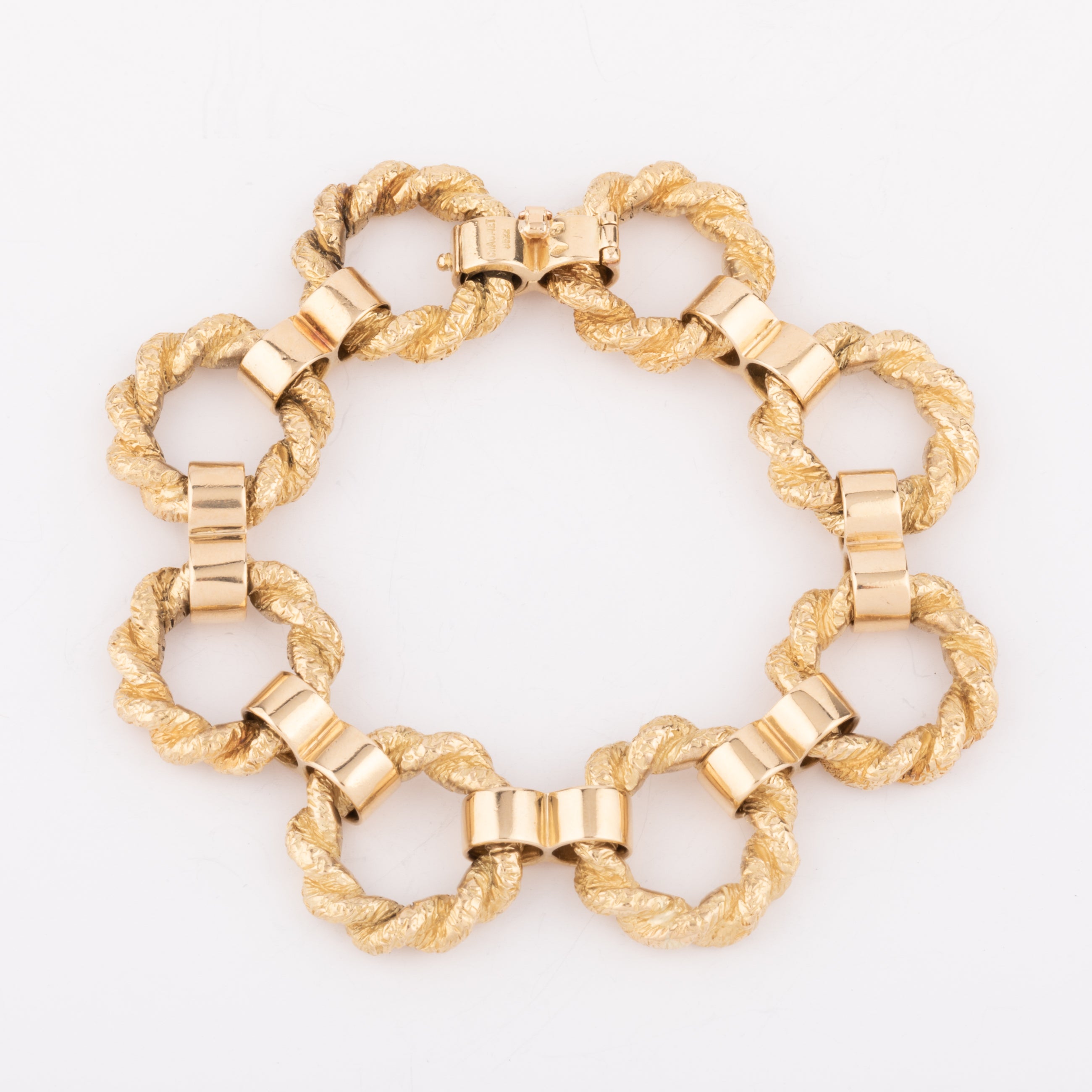 Bracelet or jaune anneaux torsadés  de la maison Chaumet