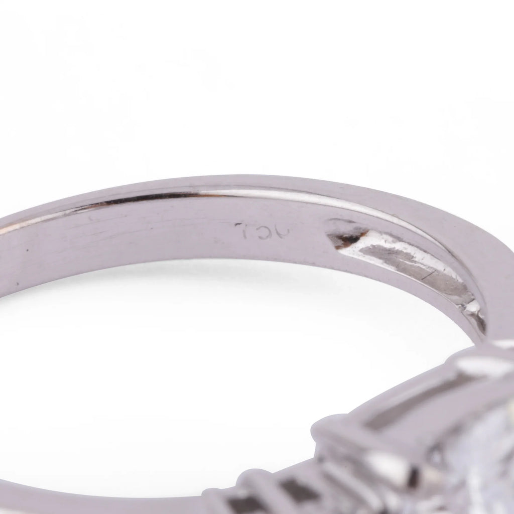 White gold ring set with a brilliant-cut diamond
